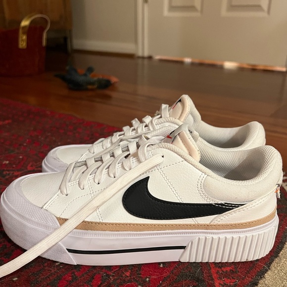 Nike Court Legacy Lift Sneaker - Picture 2 of 8
